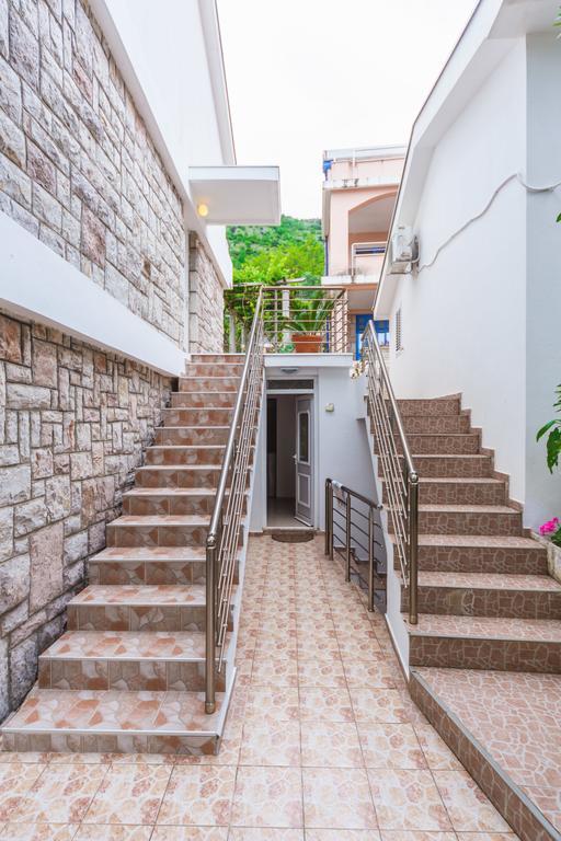 Apartmani Steni Sveti Stefan Exterior foto