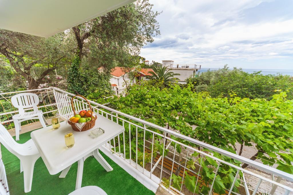 Apartmani Steni Sveti Stefan Exterior foto